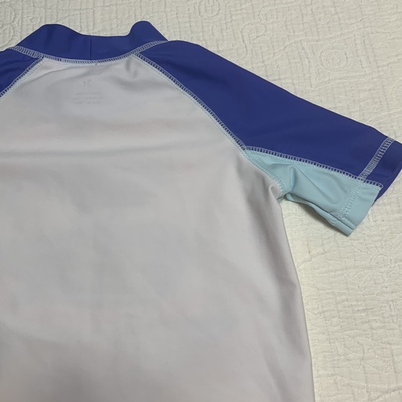 3T (4/$20) Whales Rashguard by Carter’s - Picture 14 of 15